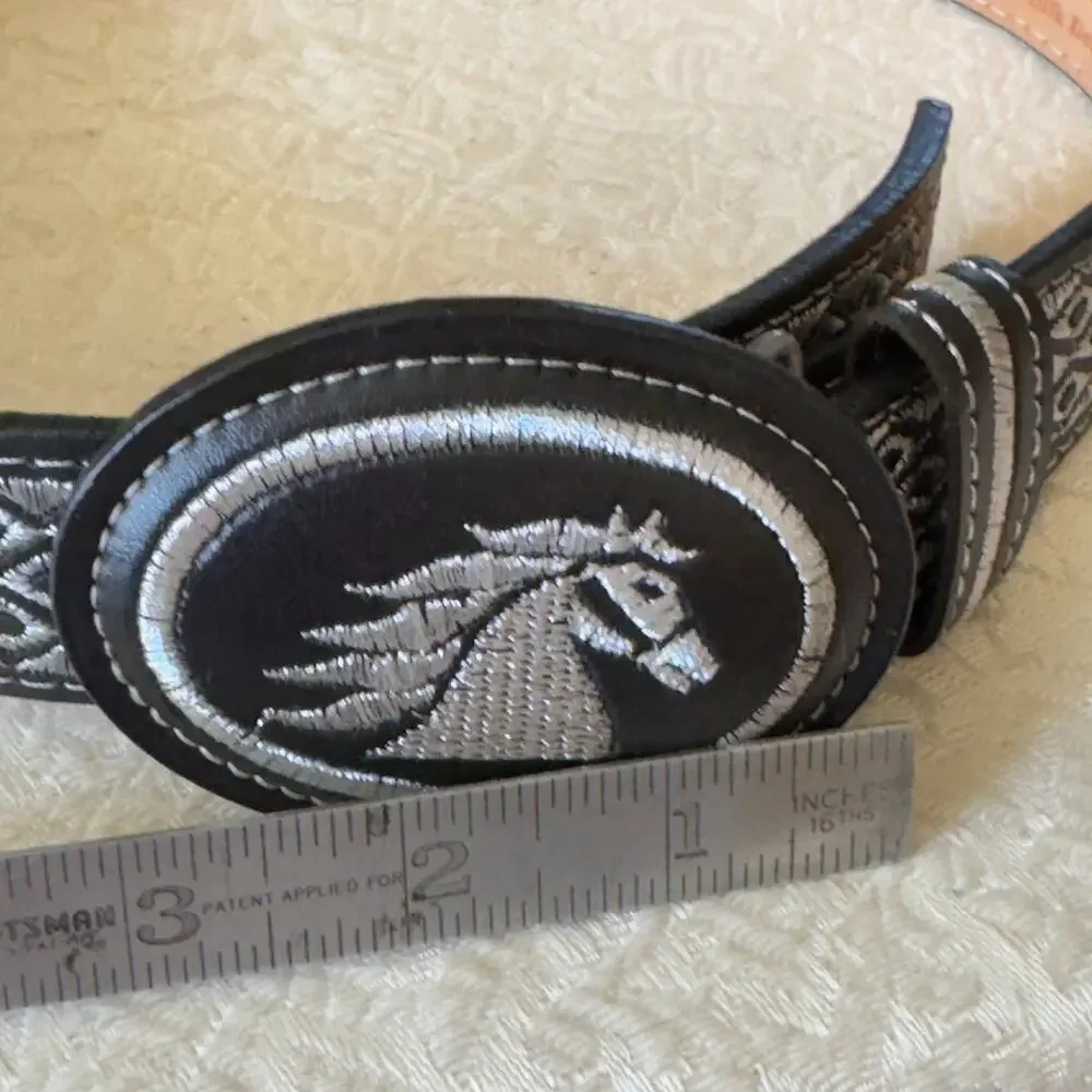 Western Leather & Silk Embroidered Black Belt Mustang Size 20 Youth YAC 1990’s